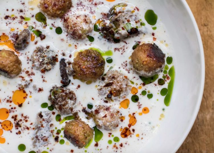 Vietnamese to Middle Eastern