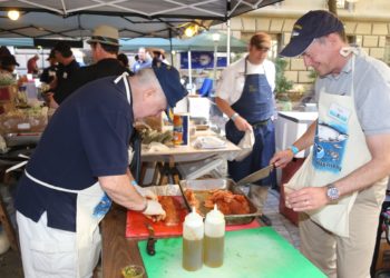 Mississippi seeks seafood disaster amid spillway complaints