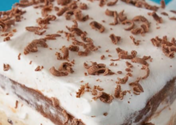 This Recipe For Grandma’s Chocolate Ribbon Dessert Will Bring Back So Many Memories