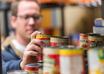 College Students Donate to Food Cupboard