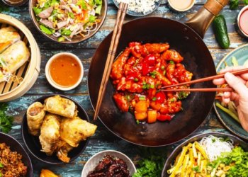 Cutting Chopsticks From China’s Food Delivery Waste