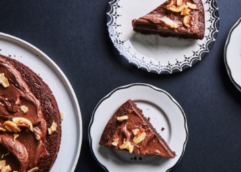 K&J’s Elegant Pastries serves chocolates and smiles to Alabaster customers