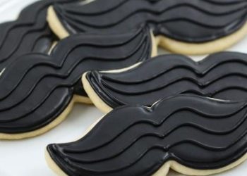 Honor Dad with Mustache-Shaped Dessert This Father’s Day