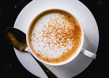 Cozy Up with These Delicious Fall Drinks: A Guide to Seasonal Sips